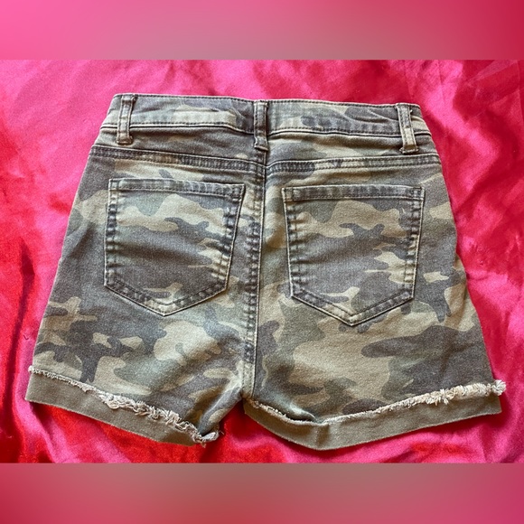 Camo No boundaries jean shorts size 1 - Picture 2 of 4